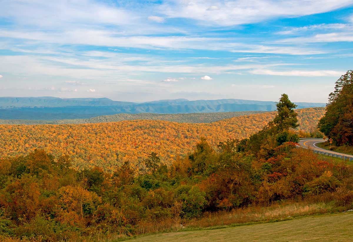 See Virginia's Shenandoah Valley By Rail On The Virginia Scenic Railway