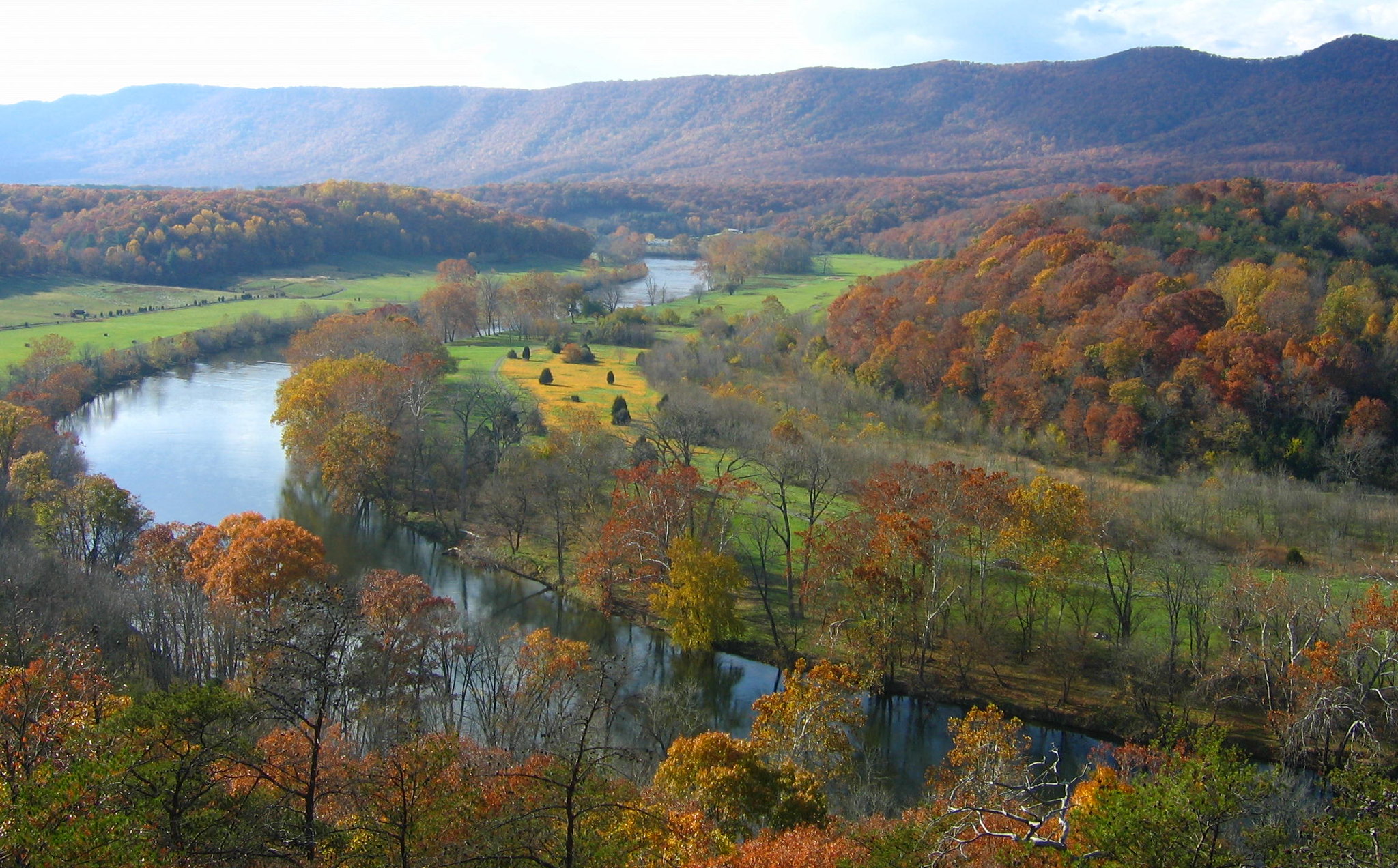 “Shenandoah River State Park” by Virginia State Parks - Marketing Photos, CC BY-NC-SA 2.0
