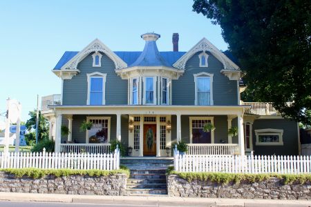 Blue Ridge Botanica Bed & Breakfast